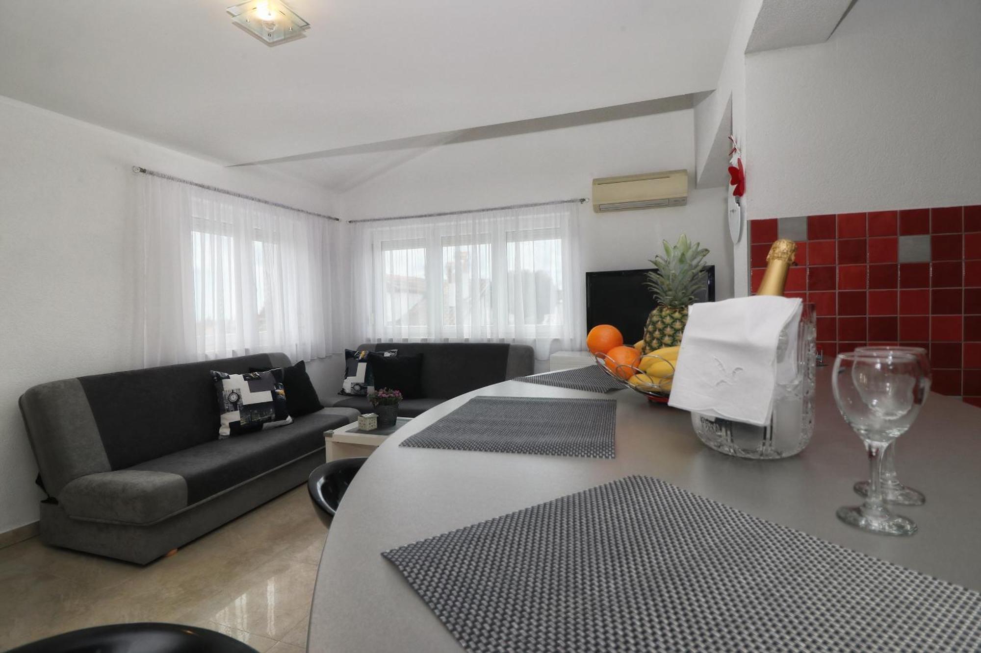Apartments Link Rovinj Bagian luar foto
