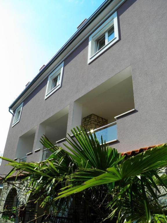 Apartments Link Rovinj Bagian luar foto