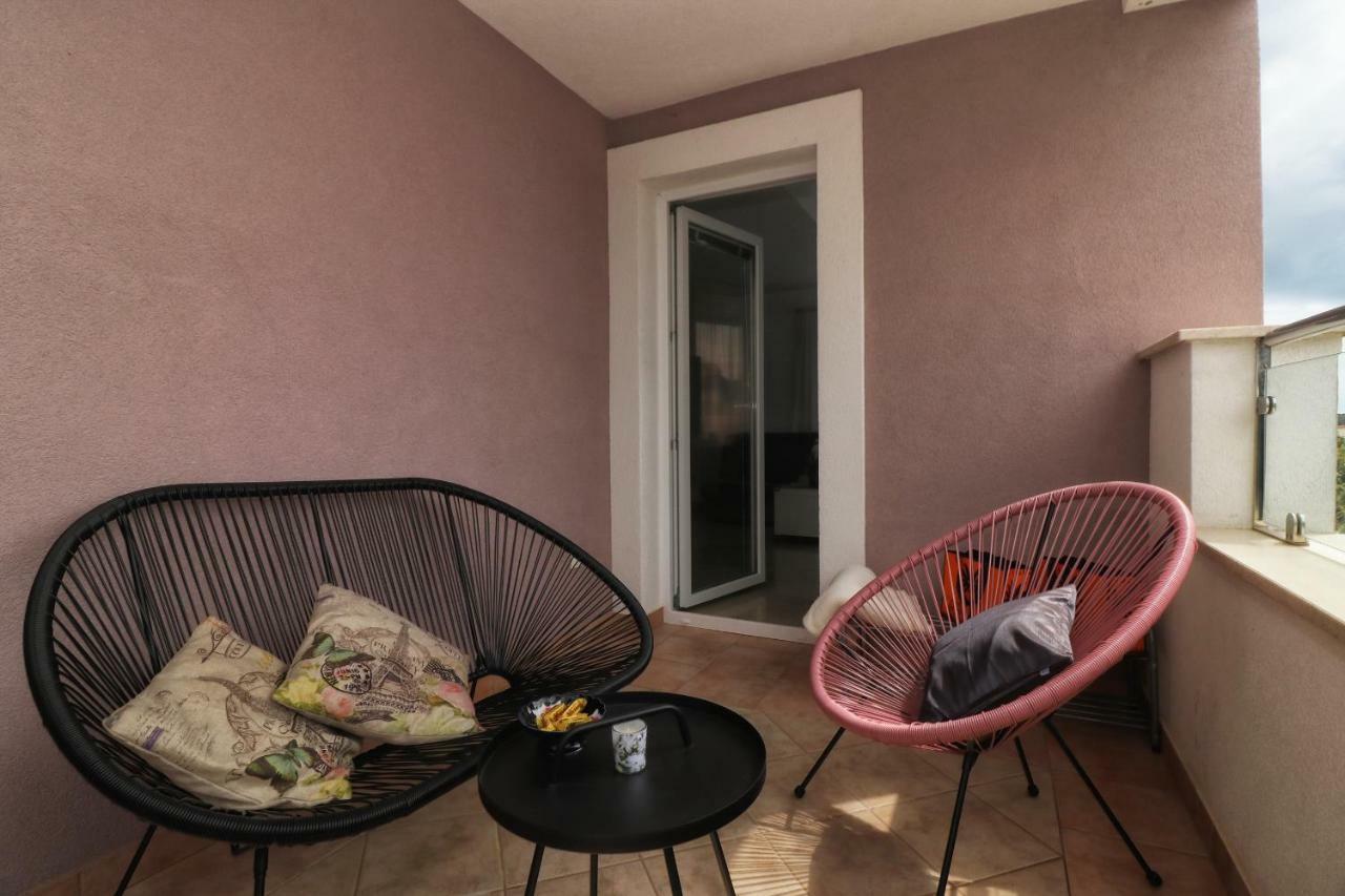 Apartments Link Rovinj Bagian luar foto