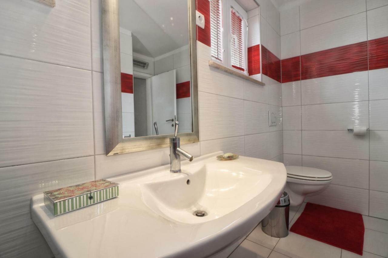 Apartments Link Rovinj Bagian luar foto