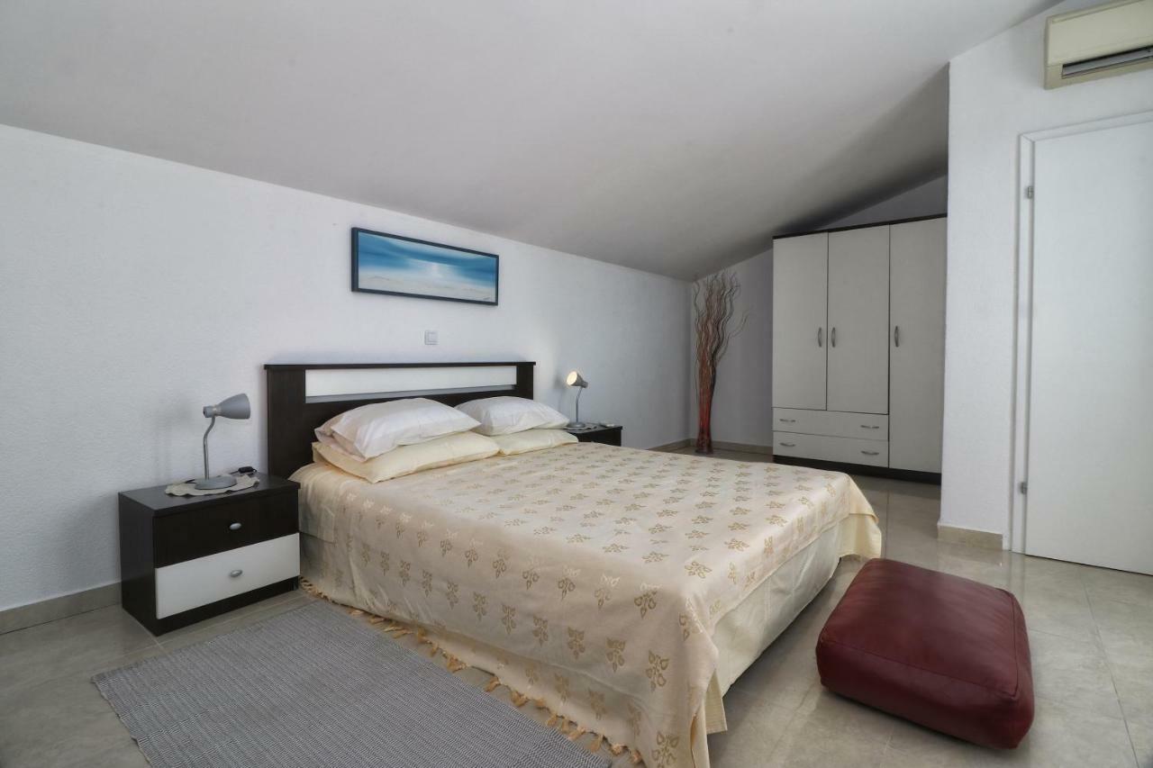 Apartments Link Rovinj Bagian luar foto