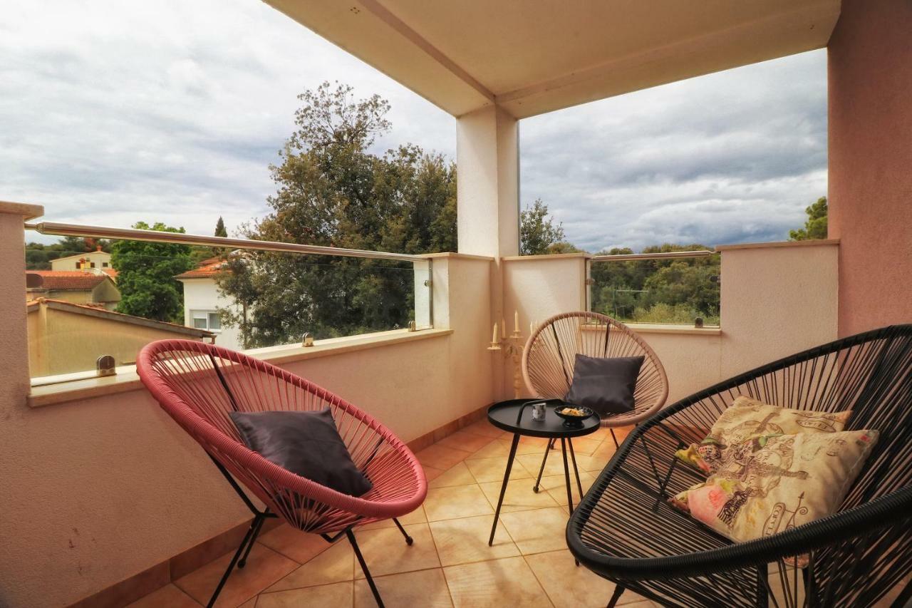Apartments Link Rovinj Bagian luar foto